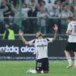 Juergen Elitim cieszy się z gola Rafała Adamskiego