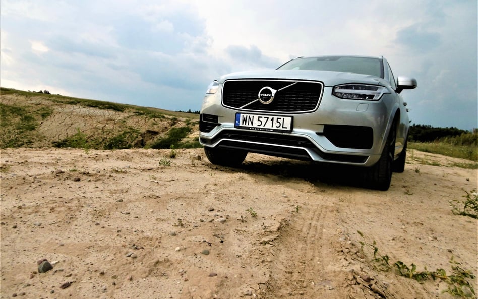 Volvo XC90 T8 R-design: Wciąż najlepszy?