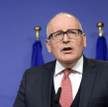 Frans Timmermans chce wywrzeć skuteczną presję na Polskę.