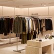 Sklep H&M w Sztokholmie. Szwedzki potentat odzieżowy najlepszy wynik osiągnął w kategoriach „wspiera