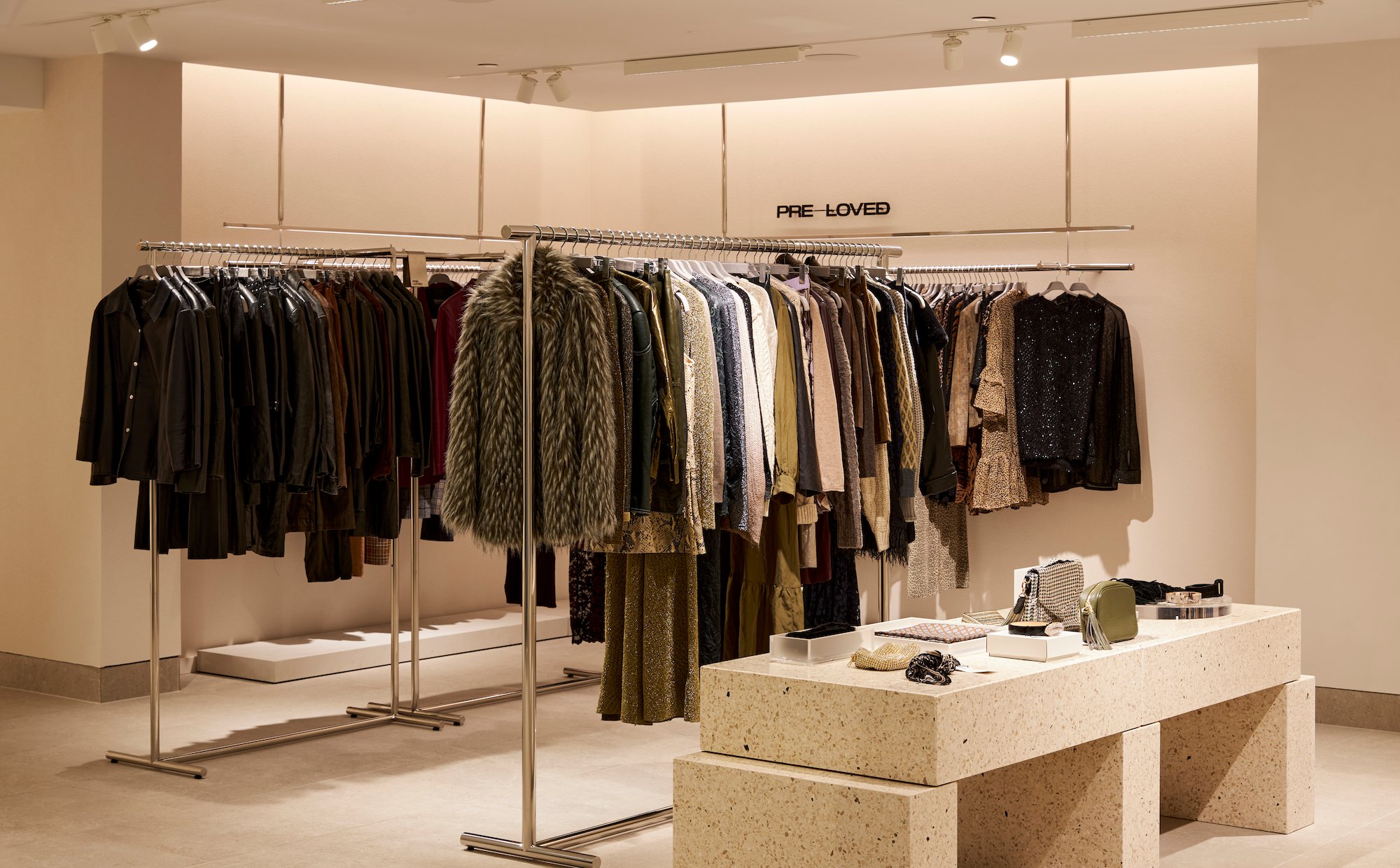 Nowy raport o modzie zrównoważonej. Gigant odzieżowy bezkonkurencyjny