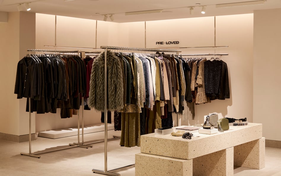 Sklep H&M w Sztokholmie. Szwedzki potentat odzieżowy najlepszy wynik osiągnął w kategoriach „wspiera