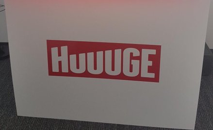 Huuuge pogłębia spadki