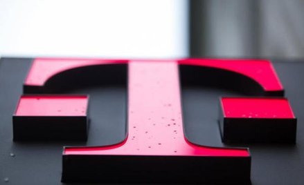 Czterech dyrektorów odpowiedzialnych za wyniki sieci komórkowej T-Mobile Polska w segmencie usług dl