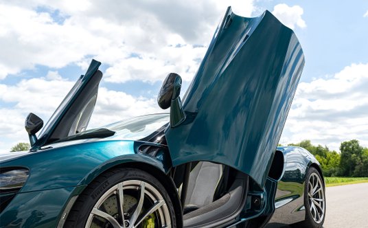 McLaren Artura Spider