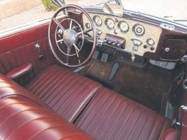 To egzemplarz z 1937 r., a renowację przeszedł w 1962 r. Jak widać, nadal imponuje formą. Dźwignia z