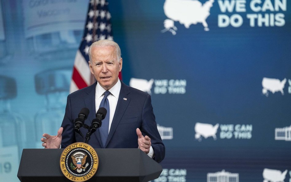 Koronawirus. Biden ostrzega przed wariantem Delta. "Szczepcie się, to za darmo"