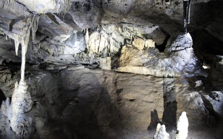 Jaskinie w Han-sur-Lesse w Belgii