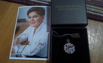 Broszka premier dla chorego piłkarza