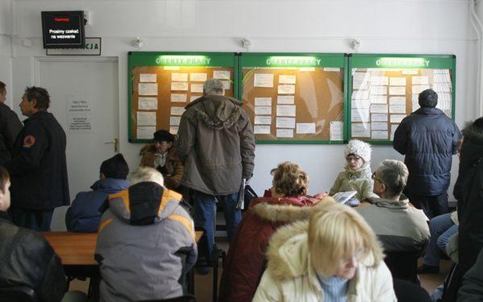 Bezrobocie nadal spada