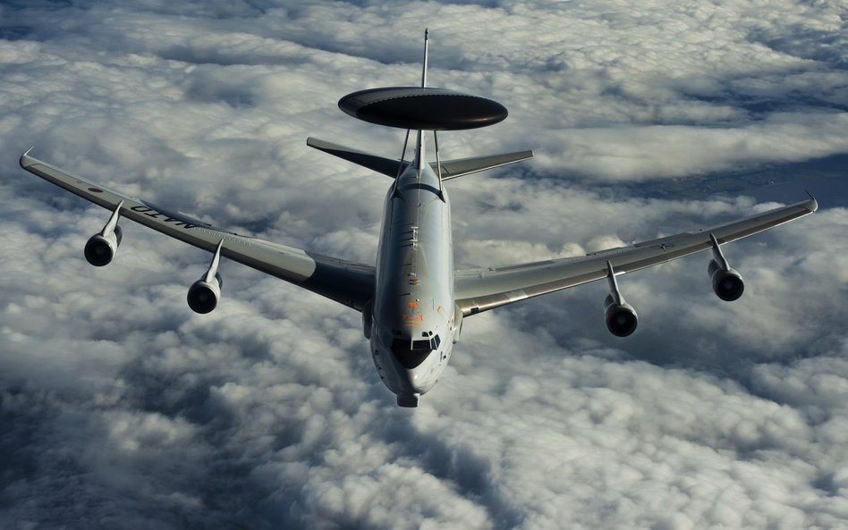 Natowski E-3A AWACS podczas lotu nad południowymi Niemcami, 11 września 2012 r. Fot./USAF