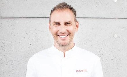 Upiększanie ludzi to jego praca