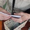 90-latek przyniósł na komisariat oszczędności życia