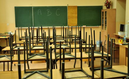 Niektóre szkoły przejdą w całkowity tryb zdalny.