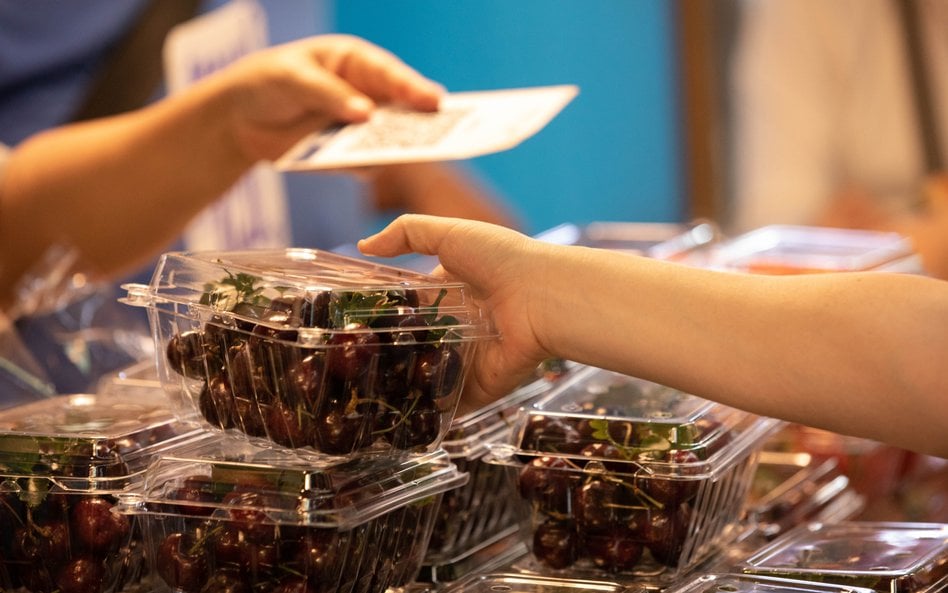 W wielu sklepach można już zaopatrzyć się w importowane czereśnie