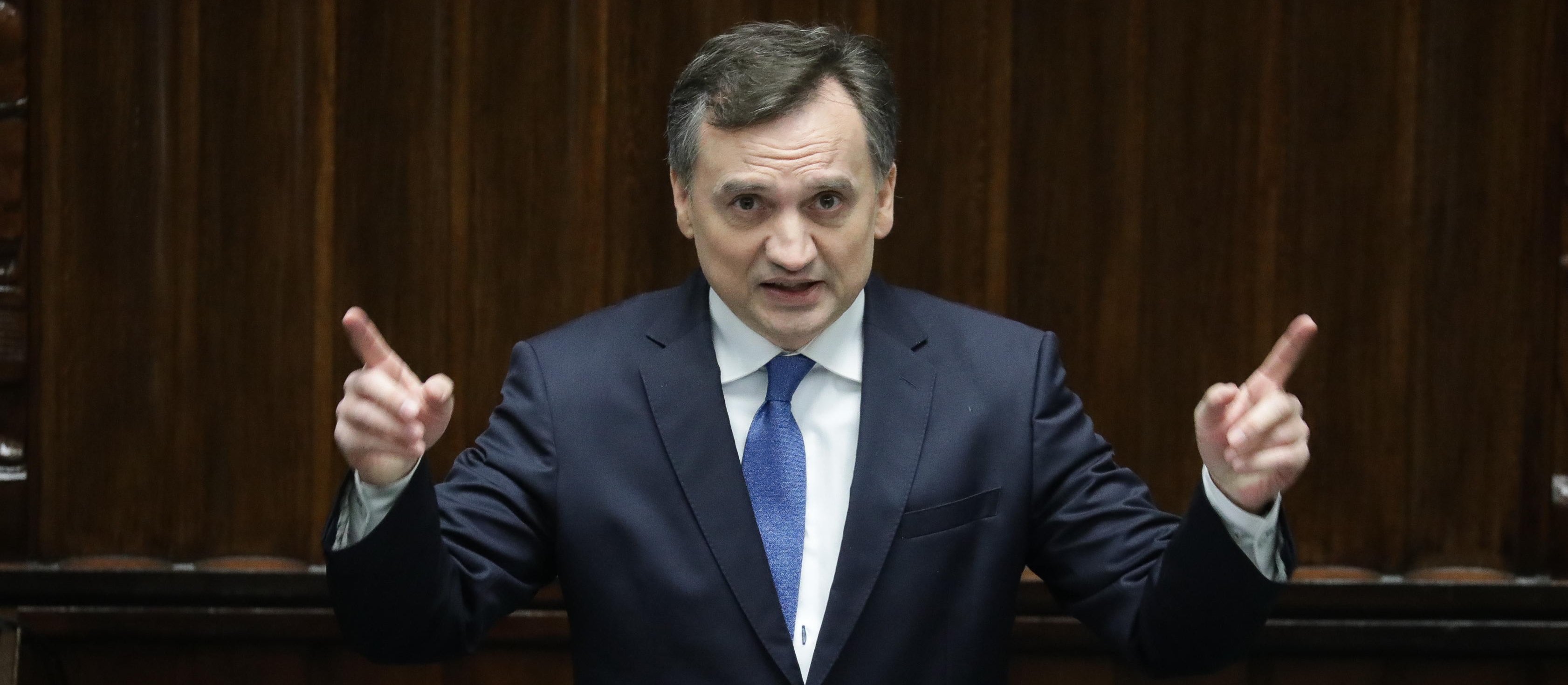 Judge excluded from the case of Zbigniew Ziobro. In the background, over a 100  actions of tv   Republika