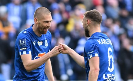 Bartosz Salamon i Jesper Karlstroem w czasie ostatniego meczu ligowego Lecha z Pogonią Szczecin