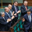 Premier Mateusz Morawiecki najpewniej pozostanie na stanowisku do wyborów. Słychać, że Jarosław Kacz