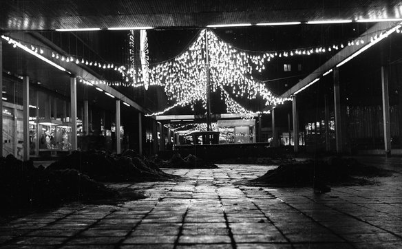 Świąteczne iluminacje na Domach Towarowych "Centrum" w Warszawie