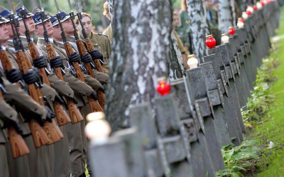 Powązki Wojskowe wciąż otwarte dla komunistycznych katów