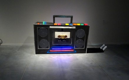 Duet Bracia (Agnieszka Klepacka oraz Maciej Chorąży) obiekt z „Piosenek miłości i śmierci” w reż. Ce