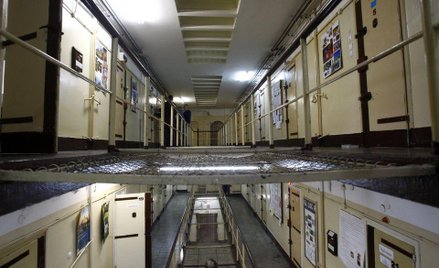 Fikcyjne kary w zawiasach