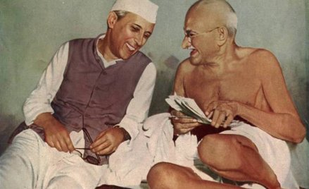 Ojcowie indyjskiej niepodległości: pierwszy premier Republiki Indii Jawaharlal Nehru i Mohandas Kara