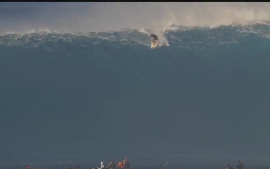"Była jak potwór". Surfer przegrał z falą