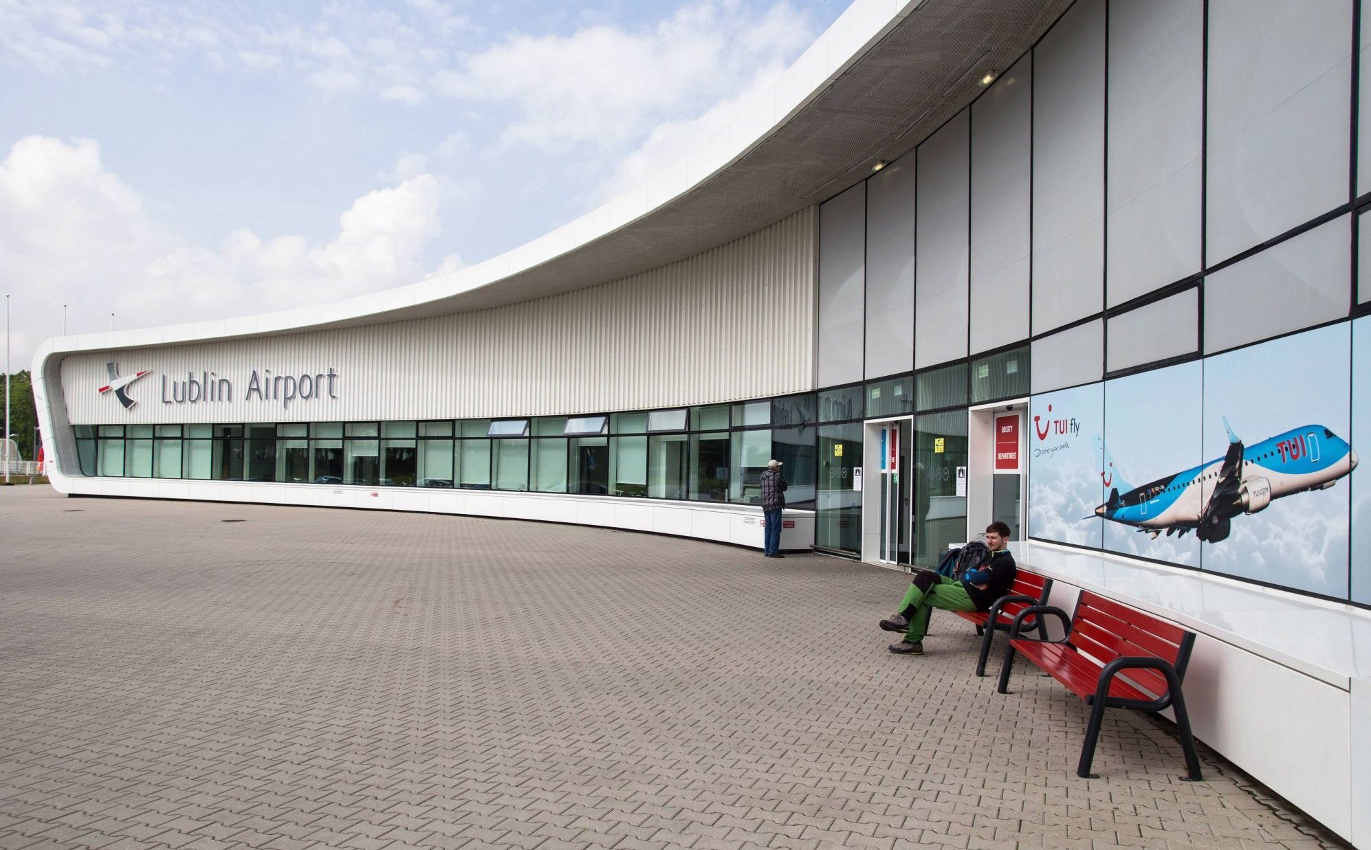 Lotnisko w Lublinie rozbuduje parking. Będzie dwa razy więcej miejsc postojowych