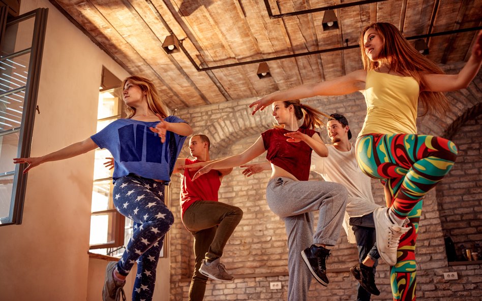 Aqua Zumba Party to połączenie tańca i fitnessu w basenie
