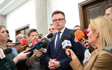 Kancelaria Szymona Hołowni twierdzi, że pracownicy Sejmu dostali już obiecane podwyżki