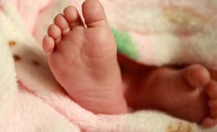 Wielka Brytania: Ojciec walczy o utrzymanie przy życiu dwuletniej córki