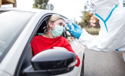 Rząd: obowiązek kwarantanny dla osób wjeżdżających do Polski przedłużony "do odwołania"