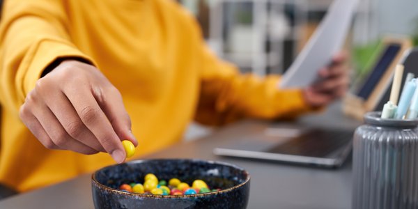 Niezdrowa dieta przeszkadza Polakom w pracy