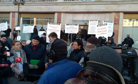 Obligatariusze nie odpuszczają KNF