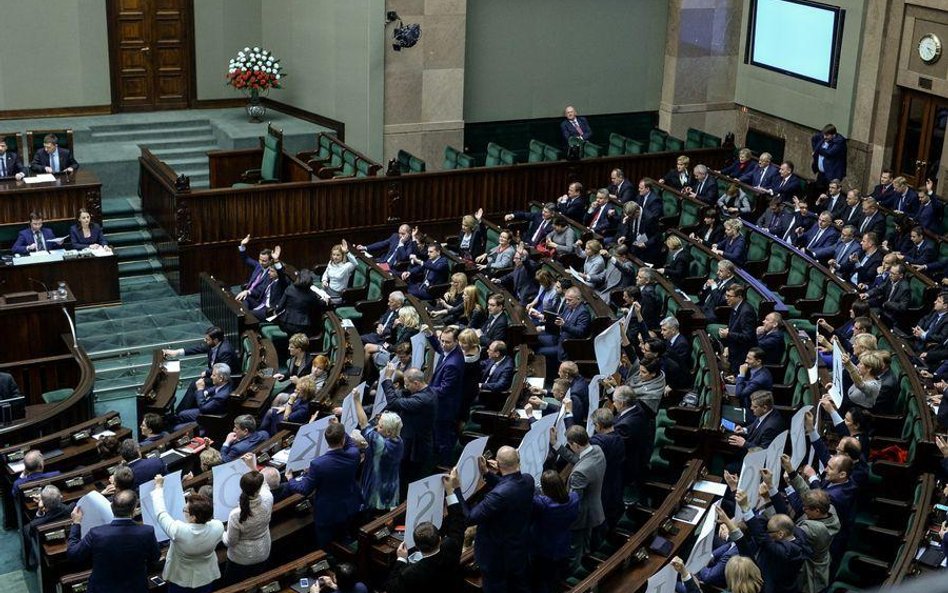 Opozycja: Razem, lecz jednak osobno