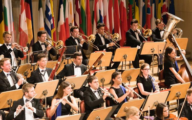 European Union Youth Orchestra, łączy wysoki profesjonalizm z ideą współpracy młodych ludzi.