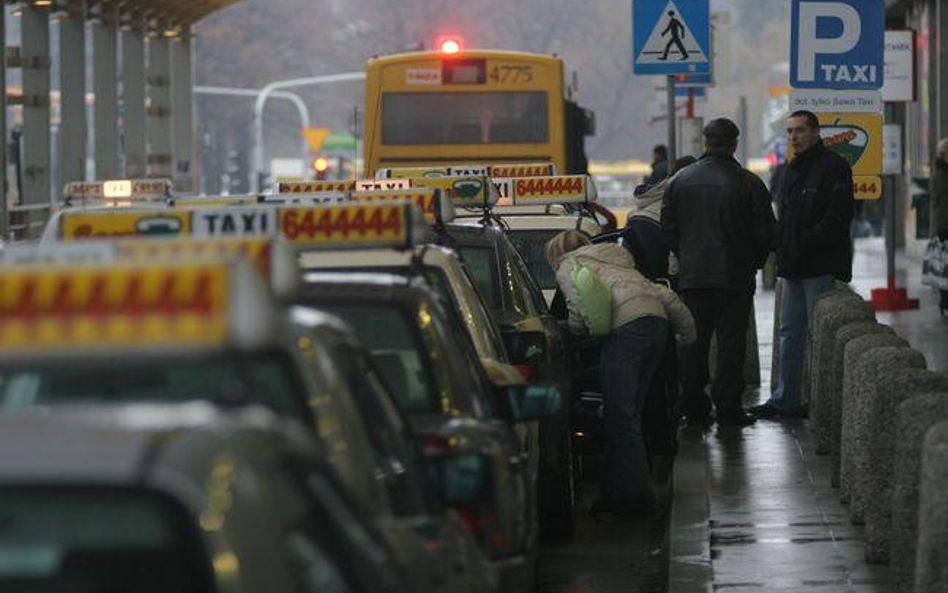 Stowarzyszenie taksówkarzy nie uchroni przed podatkiem składek członkowskich, jeśli finansuje nimi r