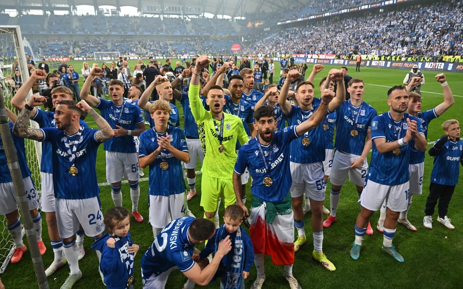 Lech mistrzem Polski, Poznań prędko nie zaśnie. Jagiellonia w pucharach
