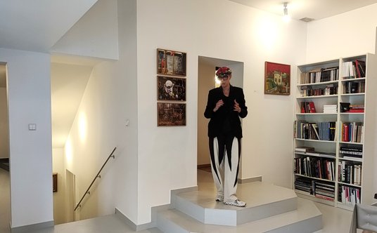 Pola Dwurnik oprowadza po wystawie