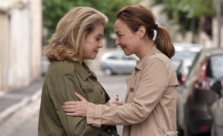 "Dwie kobiety": Catherine Deneuve znów ratuje film