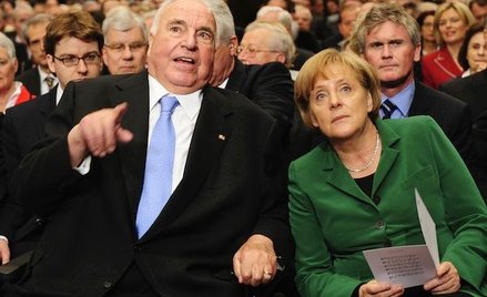 Czy Angela Merkel wykazała się lojalnością wobec Helmuta Kohla, swego patrona w świecie polityki?