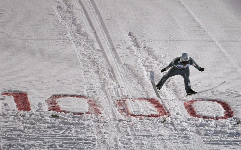 Skoki w Lahti. Bladoczerwona liczba 1000