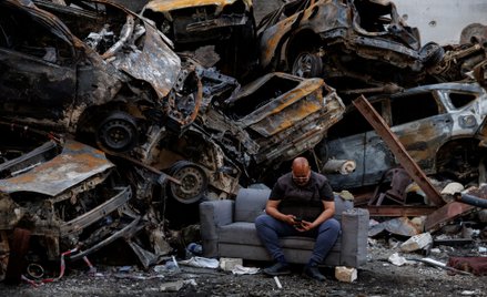 Na zdjęciu widać skutki nalotu Izraela na Bejrut, do którego doszło w nocy z 7 na 8 kwietnia