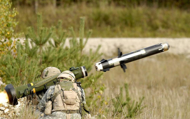 Amerykańscy żołnierze z wyrzutnią rakiet przeciwpancernych Javelin