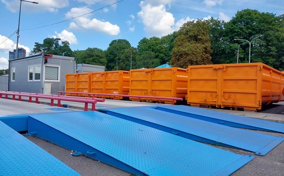 Dla osób poruszających się pieszo kontenery PSZOK pozostają niedostępne