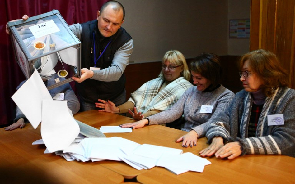 Donbas: Jeszcze bardziej nieuznawani liderzy separatystów