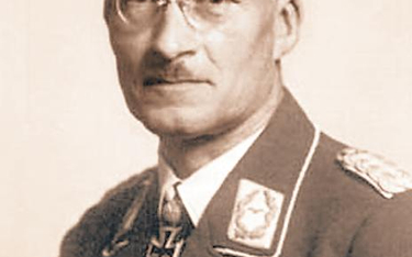 Gen. Reiner Stahel był wojskowym komendantem stolicy. Według IPN m.in. wydał rozkaz zamordowania 794