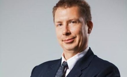 Piotr Sieradzan jednak rezygnuje