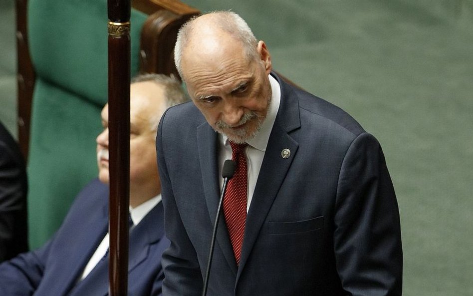 Macierewicz: Stąd płynie nasza siła